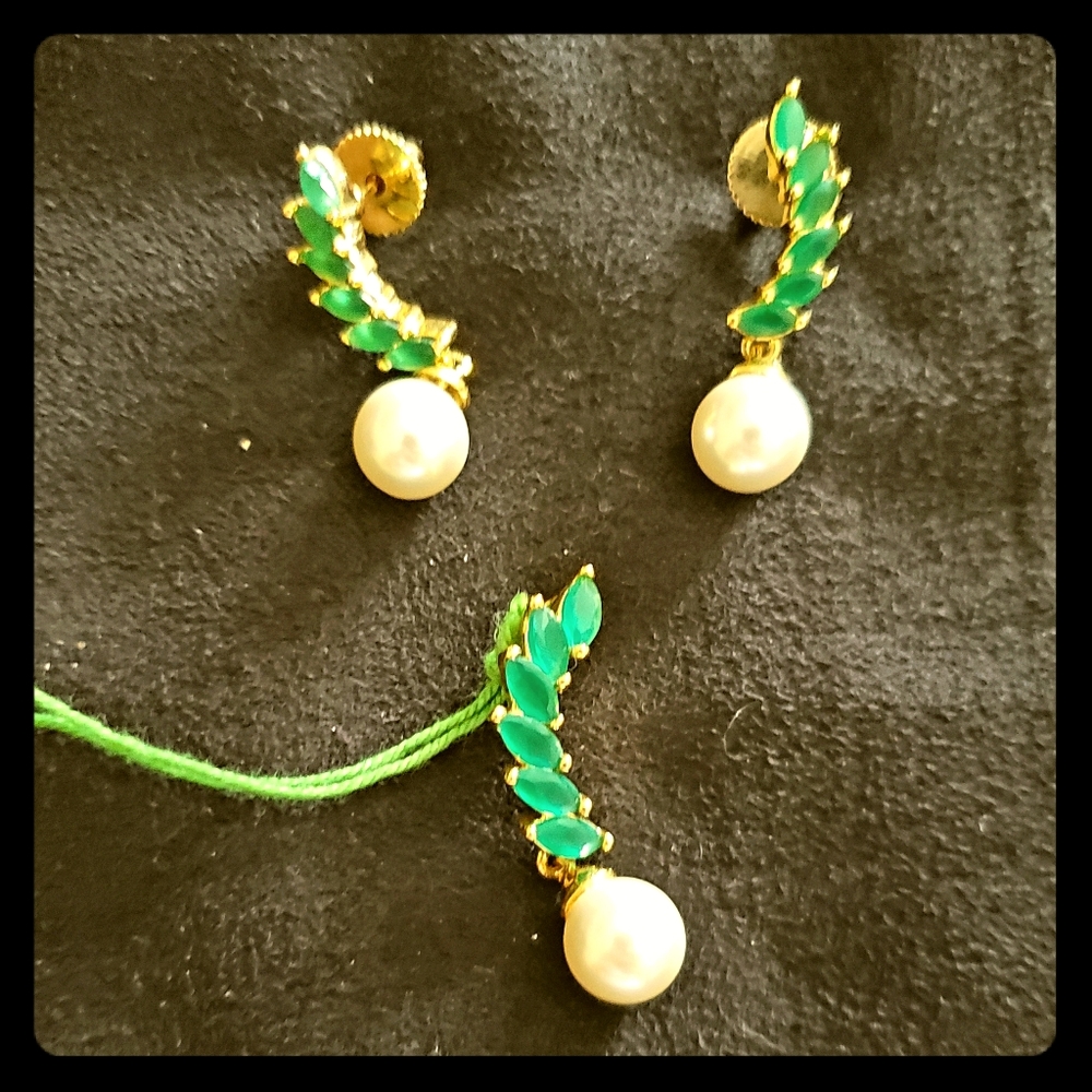 Pendant earing set